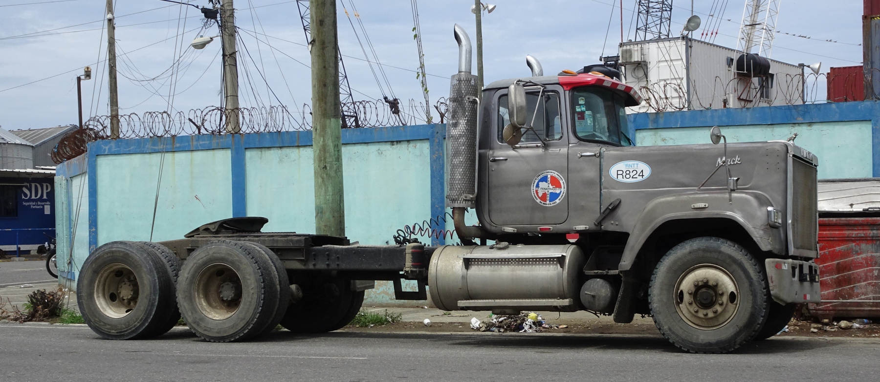 Mack MR truck pictures