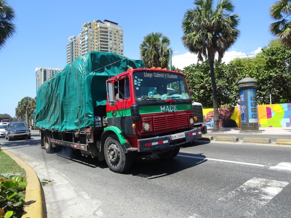 Mack Midliner trucks