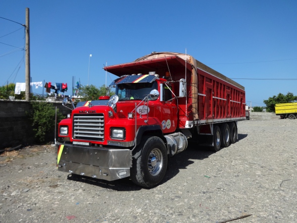 Mack RD Maicero trucks