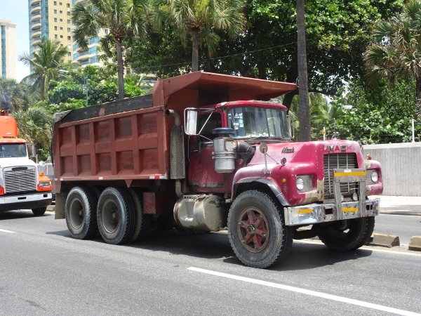 Mack R Model trucks